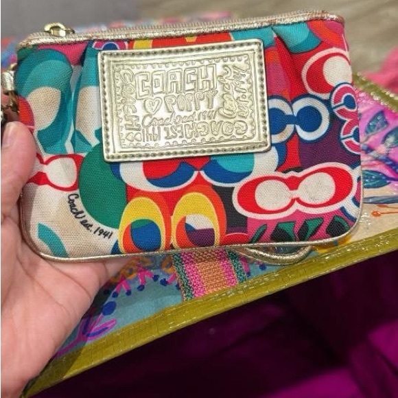 Coach Handbags - Coach poppy